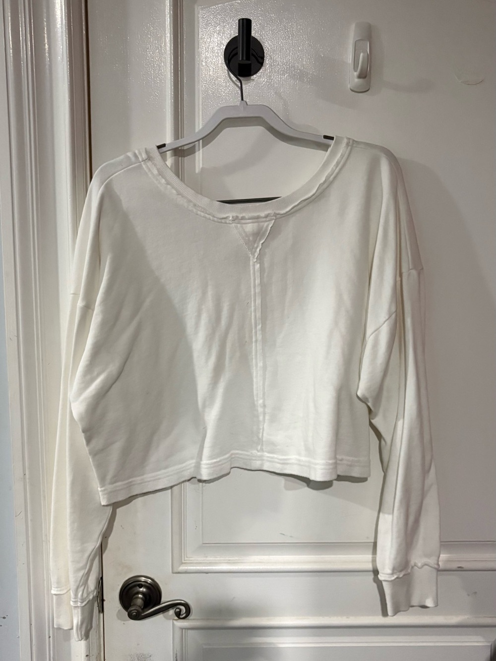 Z Supply Cropped White Women's Long-Sleeve Sweatshirt